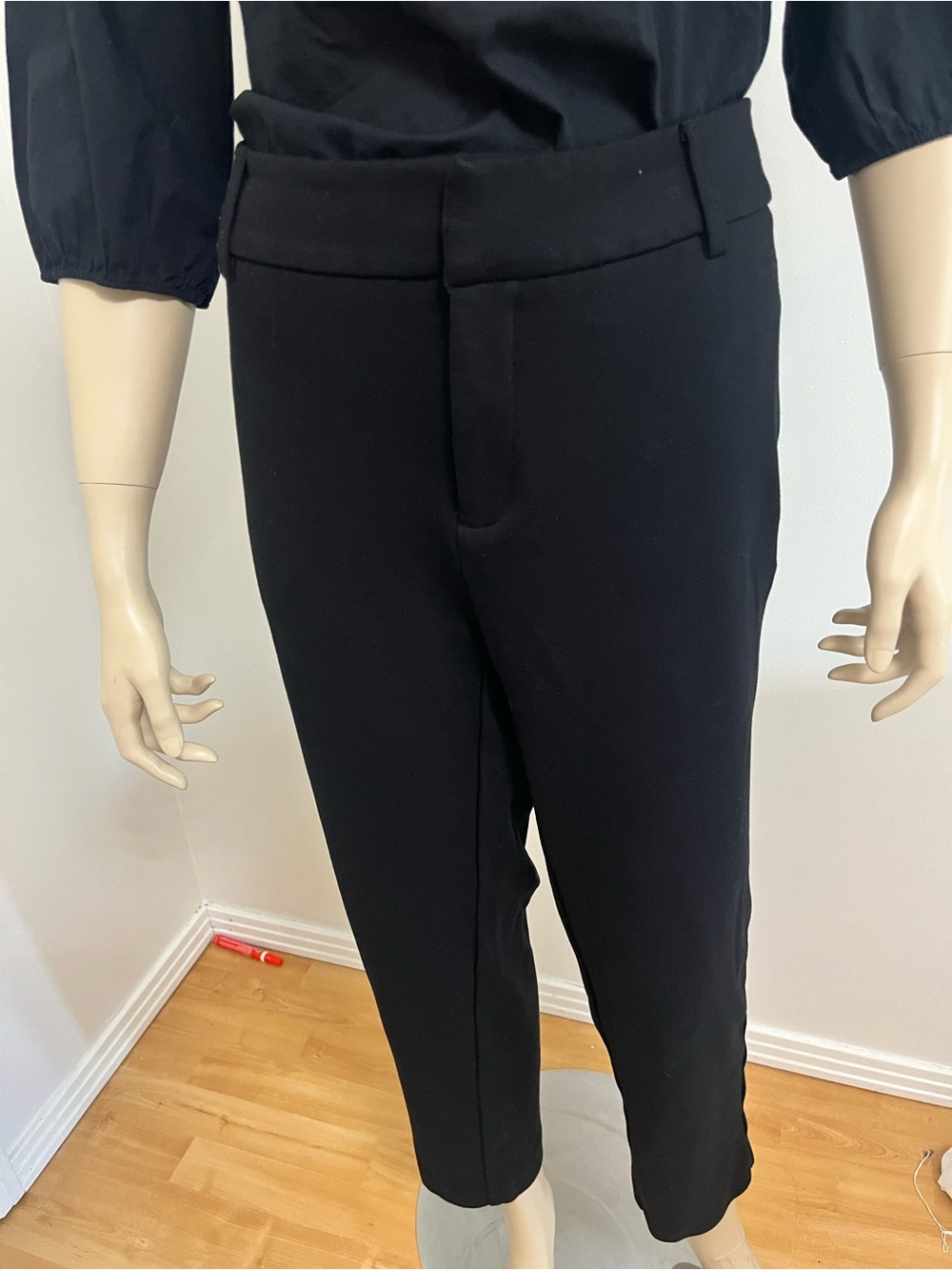 Lord & Taylor Black Cropped Women's Trousers